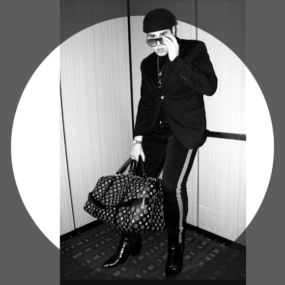 Matthew Tufts Moore PopUp Shop on PoshMark Welcome - Picture 2 of 8